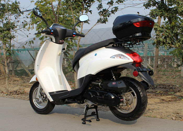 क्षैतिज प्रकार 50cc हाई पावर स्कूटर 2.5L तेल की खपत 4 स्ट्रोक