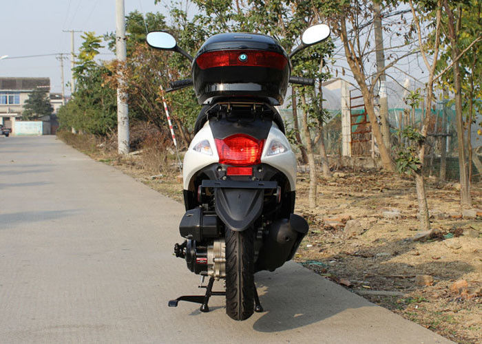क्षैतिज प्रकार 50cc हाई पावर स्कूटर 2.5L तेल की खपत 4 स्ट्रोक