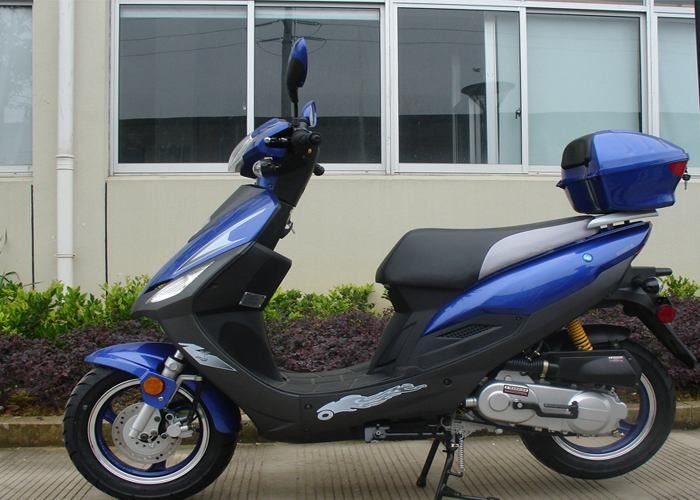 एल्यूमिनियम फ्रेम एडल्ट मोटर स्कूटर 12V 7A ब्लू 50cc मोटर स्कूटर हेडलाइट के साथ