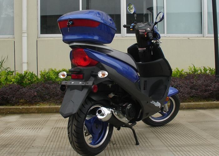 एल्यूमिनियम फ्रेम एडल्ट मोटर स्कूटर 12V 7A ब्लू 50cc मोटर स्कूटर हेडलाइट के साथ