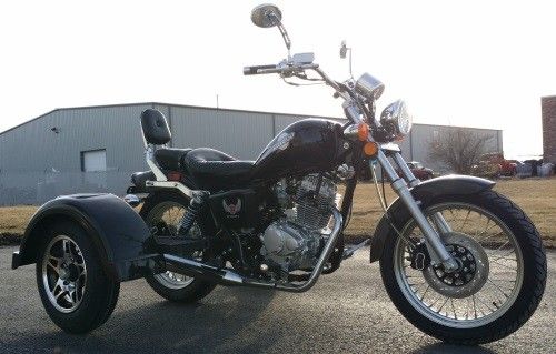 सिंगल सिलेंडर के साथ 250cc एयर कूल्ड 3 व्हील ट्राइक स्कूटर, 4-स्ट्रोक कूलिंग सिस्टम