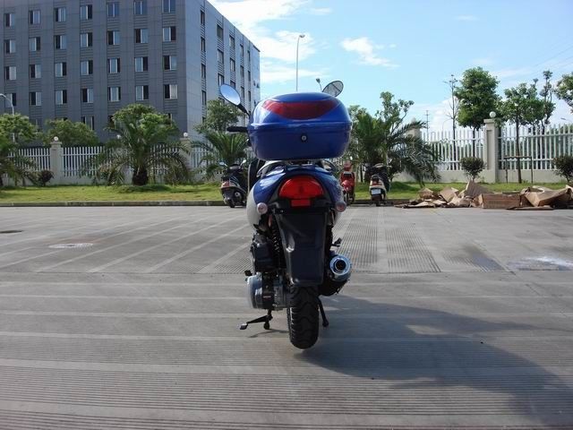 150cc मिनी स्कूटर में Cvt फोर्स्ड एयर कूल्ड इंजन, फ्रंट डिस्क रियर ड्रम ब्रेक