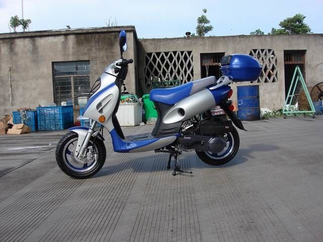150cc मिनी स्कूटर में Cvt फोर्स्ड एयर कूल्ड इंजन, फ्रंट डिस्क रियर ड्रम ब्रेक