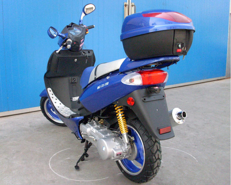 150cc एडल्ट मोटर स्कूटर CVT गैस रिलीज स्विच के साथ मजबूर एयर कूल्ड इंजन