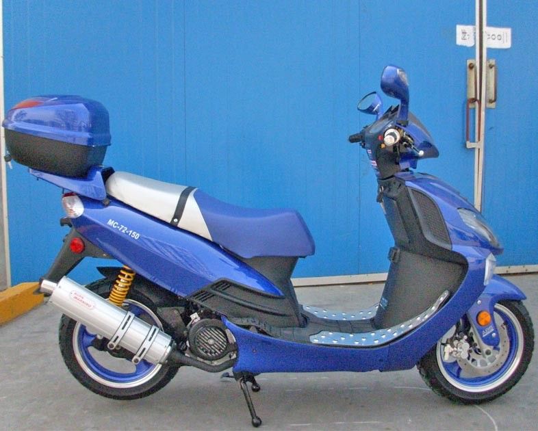 150cc एडल्ट मोटर स्कूटर CVT गैस रिलीज स्विच के साथ मजबूर एयर कूल्ड इंजन