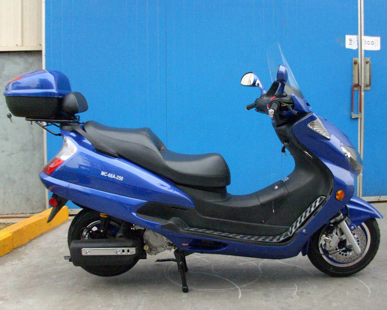 Cvt गियर मोटर स्कूटर 250cc फ्रंट एब्स डिस्क रियर डिस्क ब्रेक चेंगशिन डॉट टायर के साथ