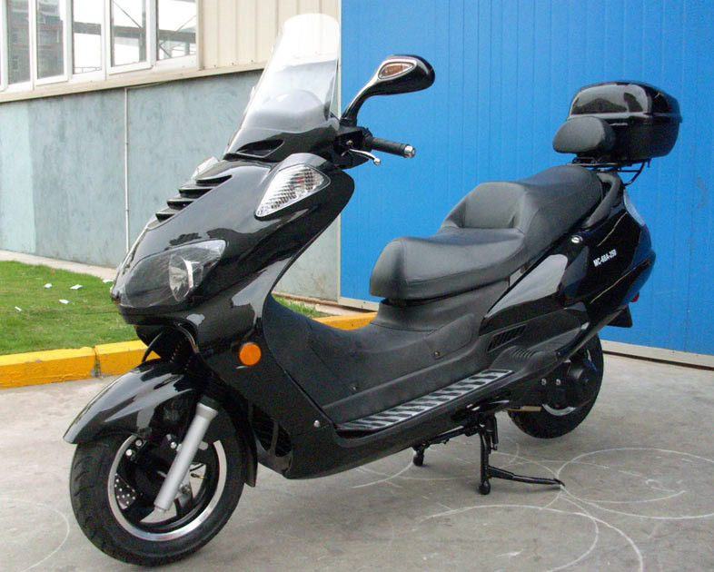 Cvt गियर मोटर स्कूटर 250cc फ्रंट एब्स डिस्क रियर डिस्क ब्रेक चेंगशिन डॉट टायर के साथ