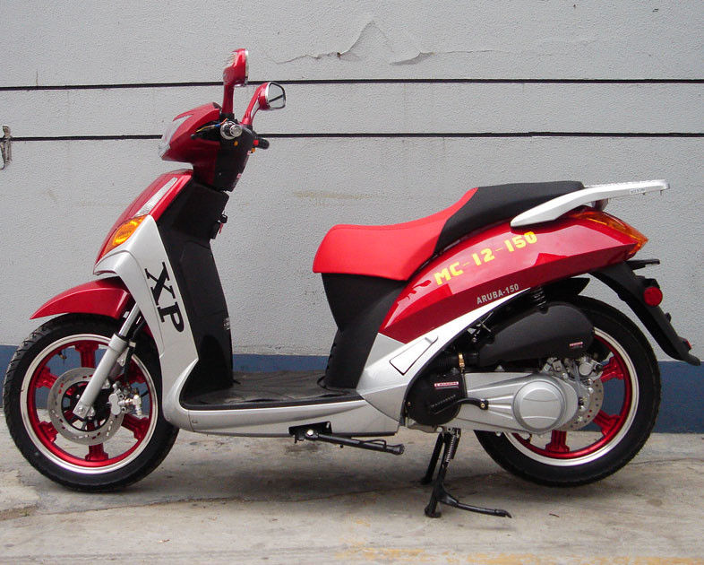 16 इंच टायर एडल्ट गैस स्कूटर 150cc रियर ब्रूम ब्रेक Cvt एयर कूल्ड इंजन
