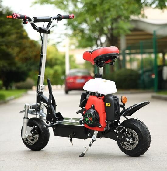 10 इंच वायवीय टायर के साथ 49cc 4 स्ट्रोक मिनी मोटर स्कूटर उच्च तन्यता स्टील