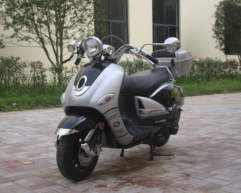 फ्रंट डिस्क रियर ड्रम के साथ वयस्कों के लिए इलेक्ट्रिक / किक 150 सीसी गैस संचालित स्कूटर