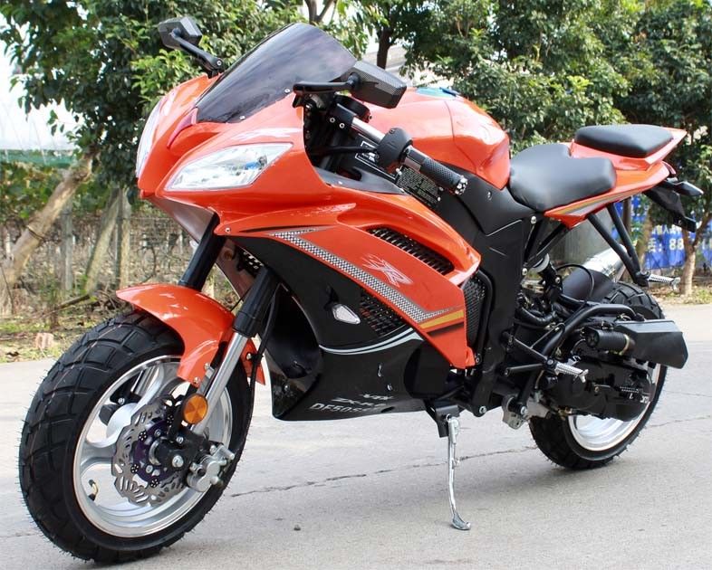सिंगल सिलिंडर 200cc स्ट्रीट लीगल मोटरसाइकिल 4 स्ट्रोक एयर कूल CVT जिसमें की स्टार्ट स्टार्ट सिस्टम है