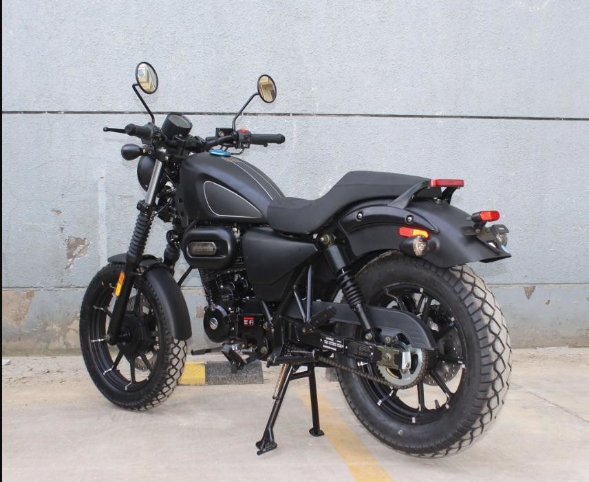 सिंगल सिलेंडर एयर कूल्ड 250cc चॉपर मोटरसाइकिल 4 स्ट्रोक हॉरिजॉन्टल टाइप
